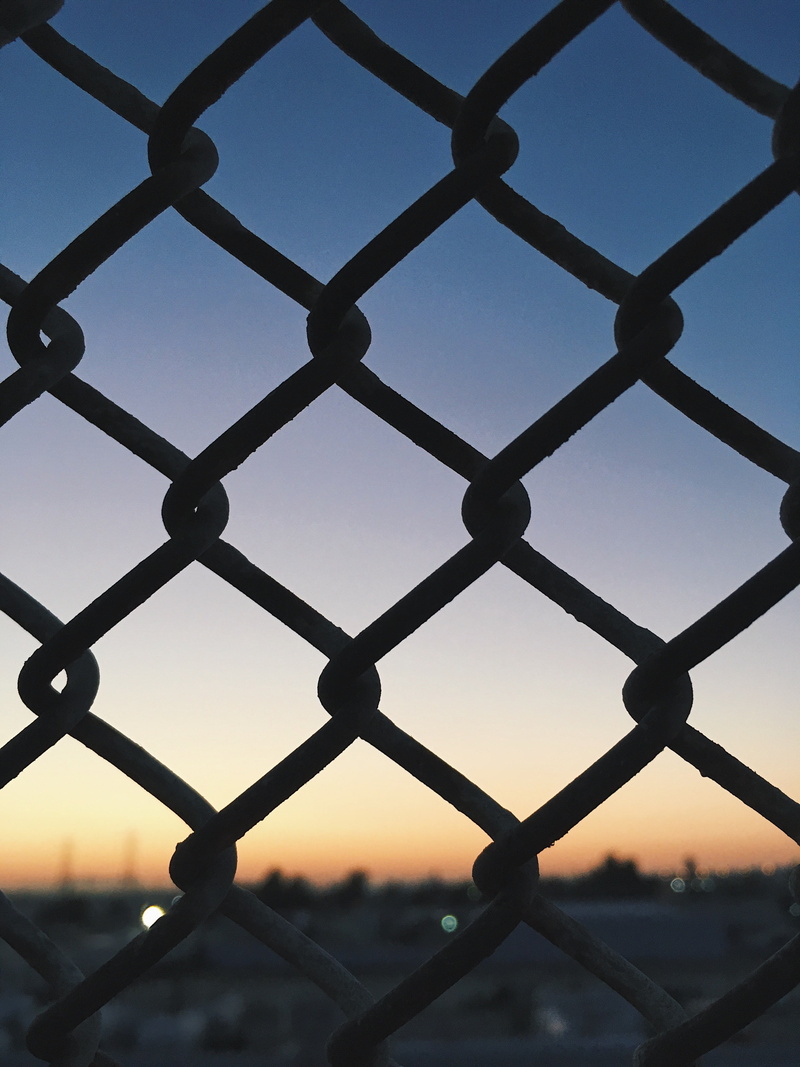 pattern, barrier, protection, chain, fence, sky, outdoors, chainlink fence, focus on foreground, backgrounds, boundary, no people, 4K, grid, dark, security