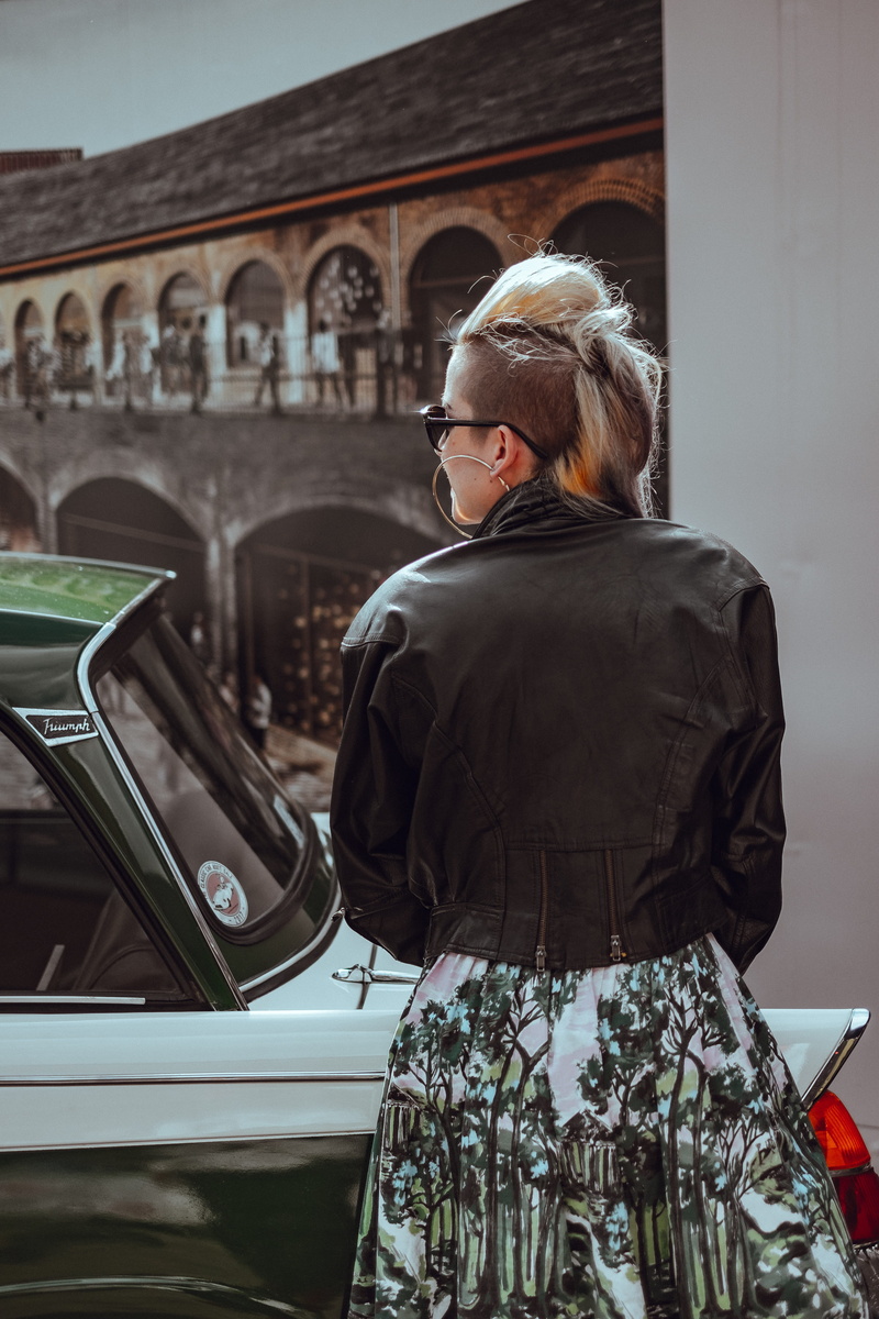 travel, day, classiccar, three quarter length, fashion, standing, lewis cubitt square, 4K, london, outdoors, blog, women, motor vehicle, adult, architecture
