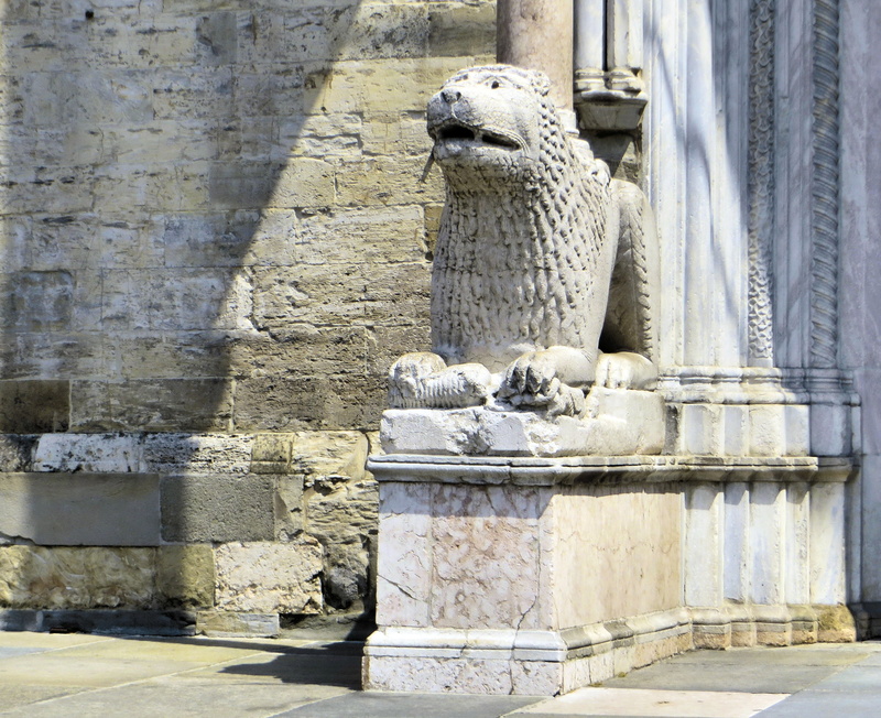 creativity, stone material, craft, 2K, lion, day, sculpture, no people, italy, cathedral, statue, art and craft, built structure, carving - craft product