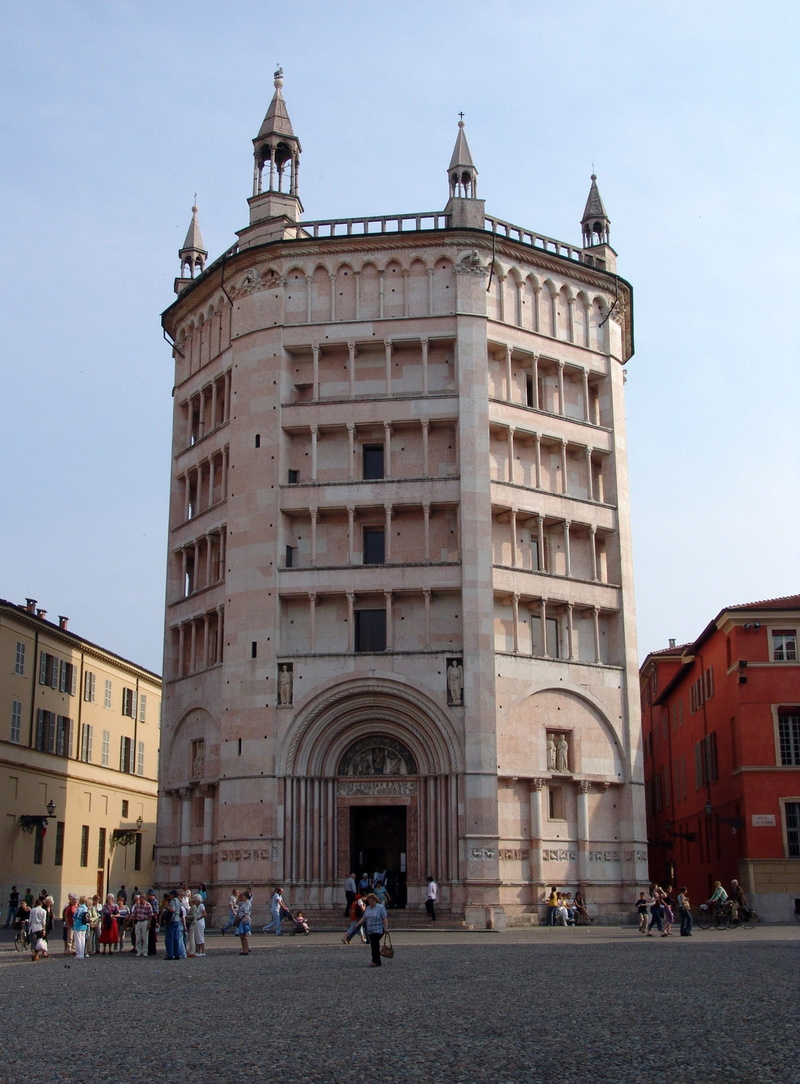 Italy, day, women, lifestyles, real people, crowd, building, arch, photos, town Square, public domain, urban Scene, built Structure, sky, baptistery, people