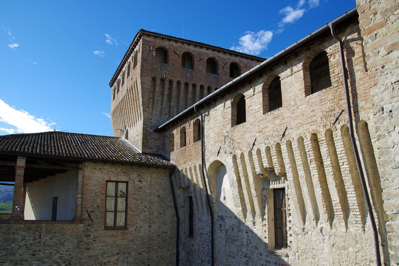 place of worship, 2K, middle ages, emilia romagna, monument, parma, nature, the past, building, fortification, outdoors, no people, castle toasting, history