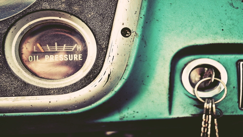 focus on foreground, mode of transportation, old, oil, metal, geometric shape, circle, gray, close-up, keys, gauge, car, silver colored, land vehicle, pressure
