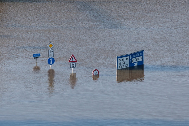 danger, signages, built structure, architecture, security, river, environment, high angle view, disaster, waterfront, climate, traffic, 1080P, underwater