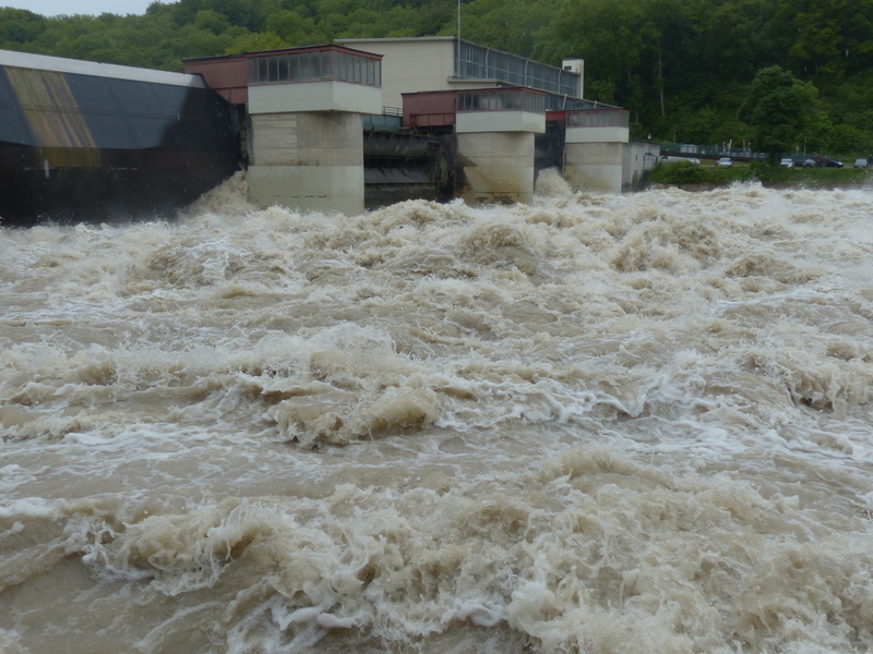 civil protection, dangerous, barrage, storm, flood of the century, building, sport, flood, rain, water power, water level, trueb, flowing, inject, river