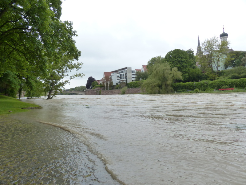 cloudiness, building, cloud - sky, river, flooding, rainy weather, peak, growth, no people, city, danube, built structure, flowing water, flood, 4K, building exterior