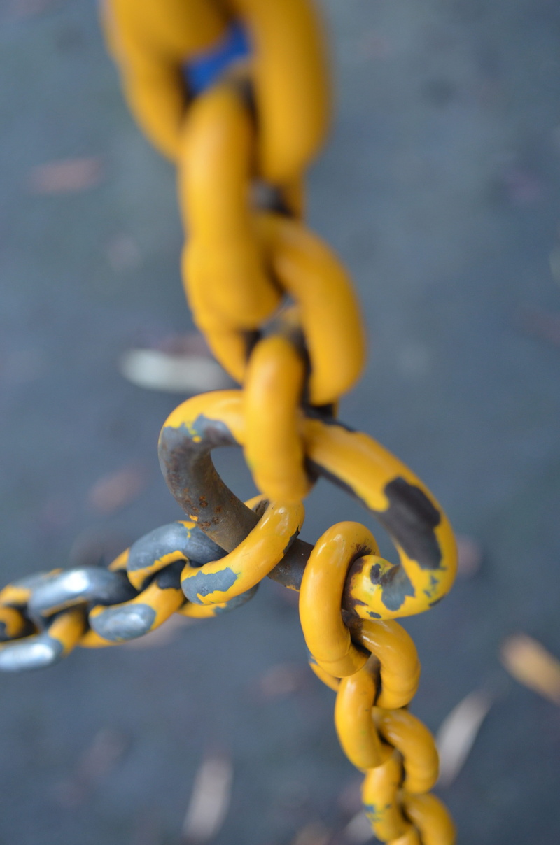 flexible, outdoors, Connected, tied up, 4K, durability, loads, connection, Metallic, Yellow, rustic, safety, nature, selective focus, symmetrical, day