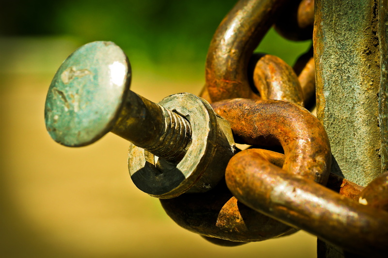 no people, close-up, old rusted, bolt, focus on foreground, link, 4K, strength, obsolete, nature, outdoors, textured, metal, shape, force, links of the chain