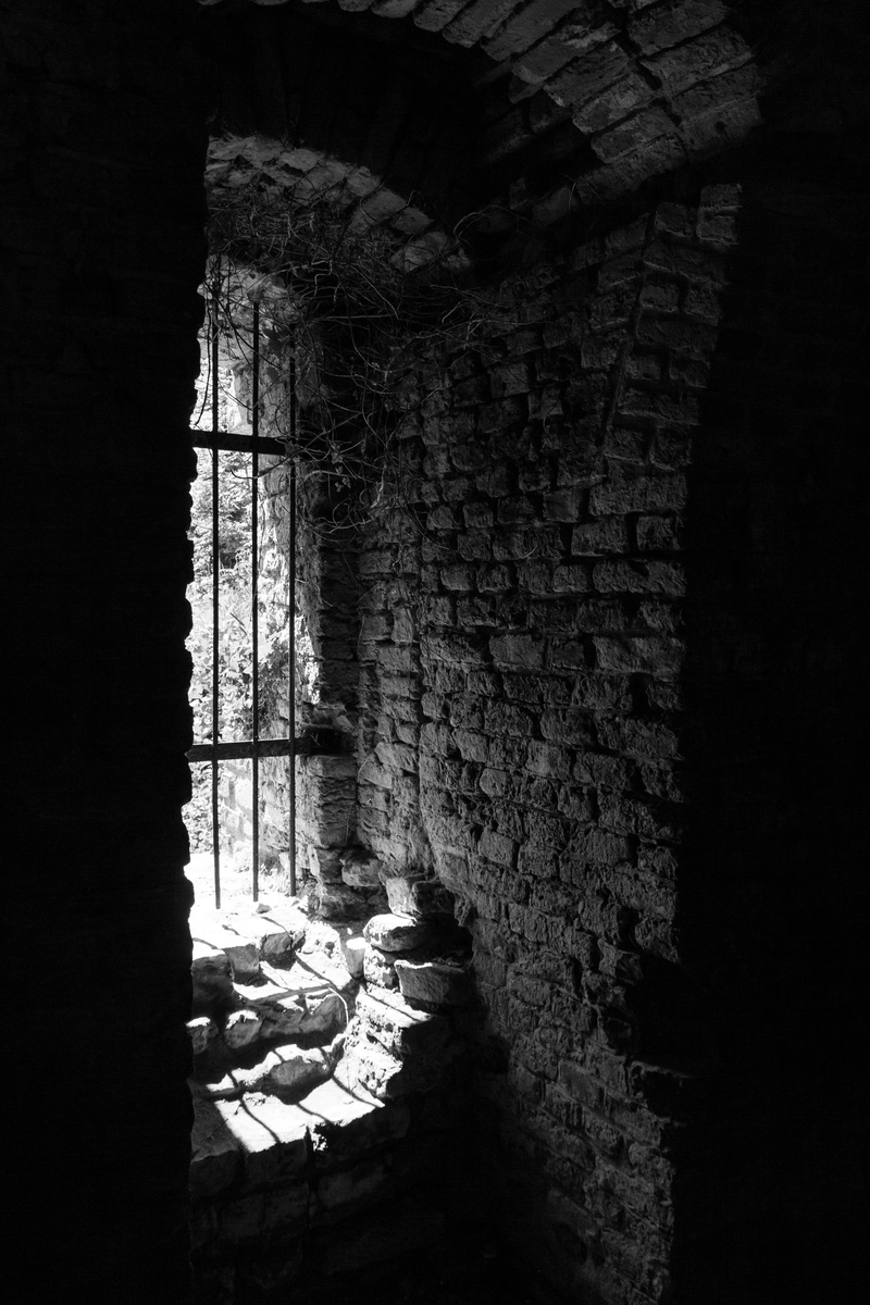 stone wall, wall - building feature, window, grayscale, shadow, black And White, 4K, photo, mood, near, caught, the past, ancient civilization, no people
