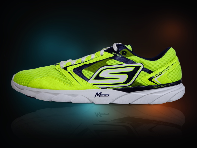 dynamic, close-up, colored background, sport shoe, low, no people, western script, running shoe, green color, sports Shoe, team sport, shoe, light weight