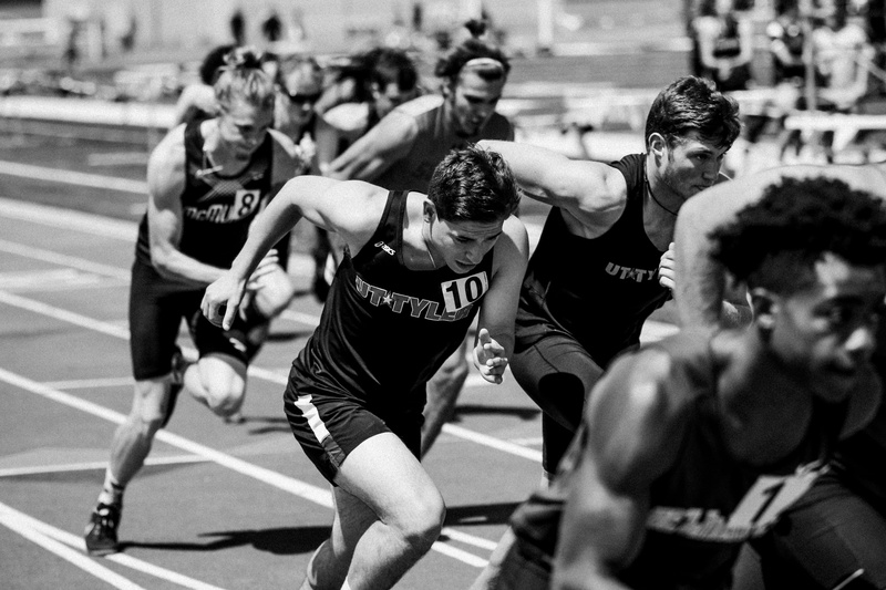 real people, marathon, sports clothing, people, adult, vitality, active, running, runners, determination, clothing, relay, black and white, track and field