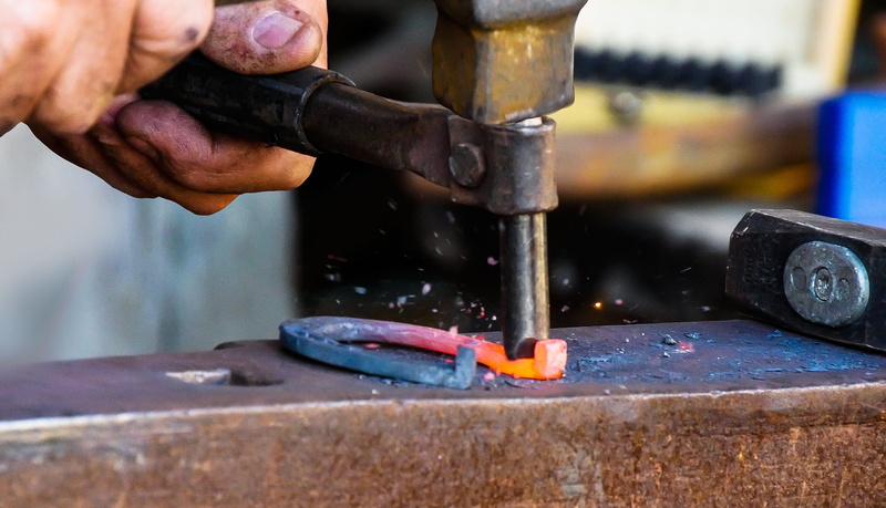 handmade, men, work tool, metal industry, form, tool, occupation, motion, one person, human hand, industry, hand, 2K, beat, business, working, workshop