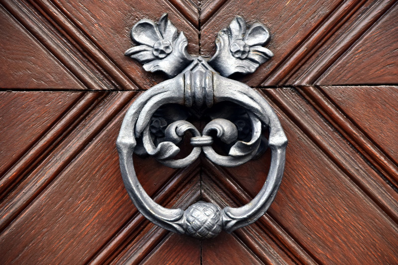 shape, cast iron, texture, background, 5K, creativity, photo, front door, doorknocker, representation, metal, art and craft, wrought iron, decorated, wood - material