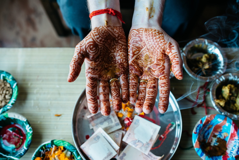 money, freshness, henna tattoo, henna, hanging, south asium, hand, human, abundance, open hand, food, market stall, mehndi, no people, business, 4K, indoors