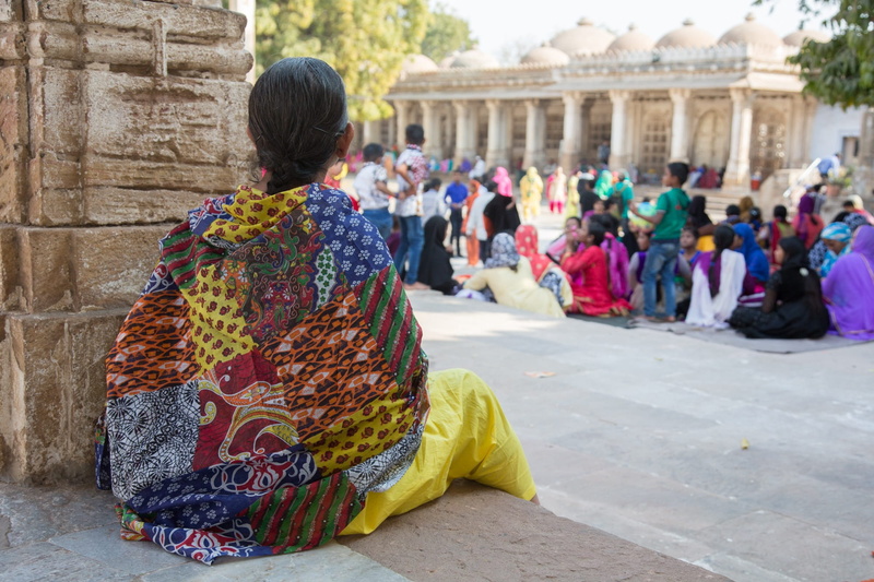 incidental people, real people, caucasian, built structure, fashion, celebratory, ethnic, asian, crowd, architecture, exotic, sari, focus on foreground