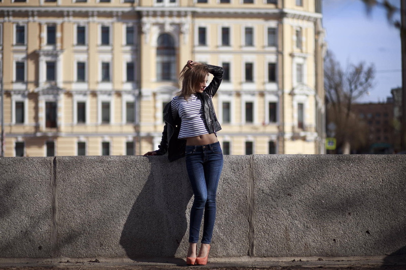 1080P, city, model, young women, casual clothing, women, day, adult, built structure, high heels, lifestyles, sunlight, building exterior, outdoors, architecture
