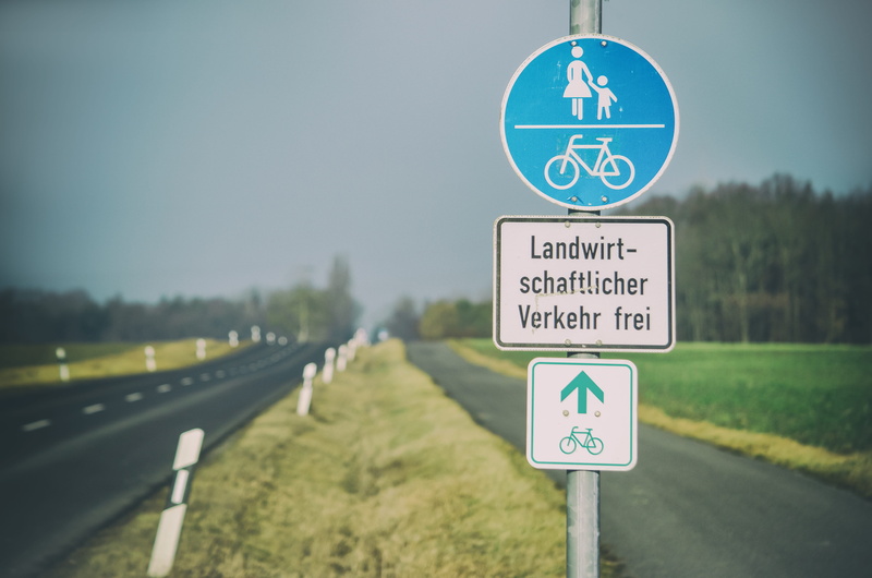 bike, traffic sign, drive, shield, cyclists, road sign, traffic, cycling, nature, cycle path, target, sky, information sign, information, no people, arrows