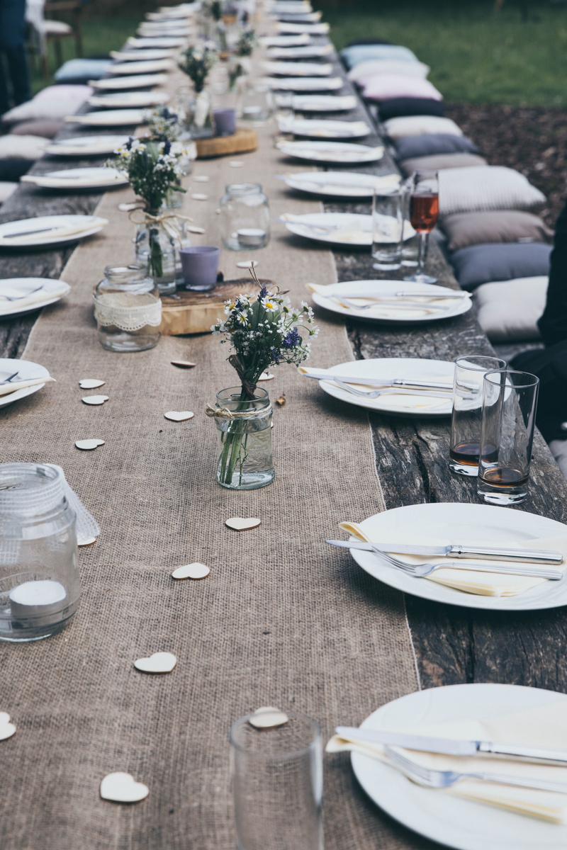 setting, plate, arrangement, dining table, kitchen utensil, empty plate, day, daytime, eating utensil, food and drink, white, 5K, wedding, piled, food