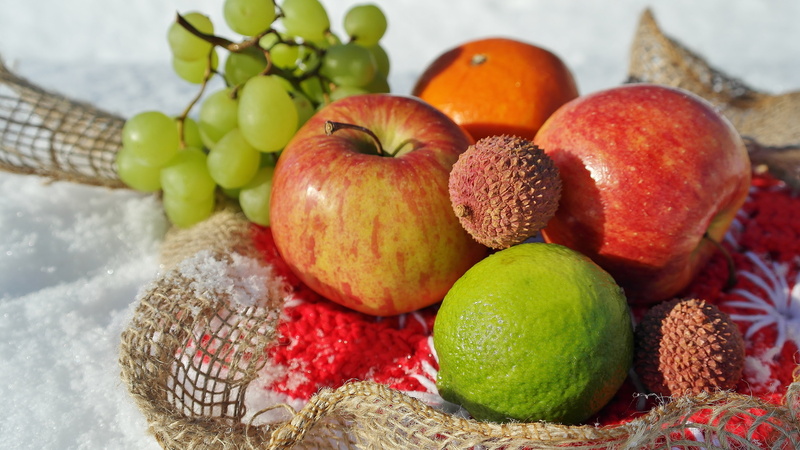 sweet, group of objects, choice, sun, delicious, feed, citrus fruit, edible, apple - fruit, orange, sunny, healthy eating, lot, basket, vitamins, apple