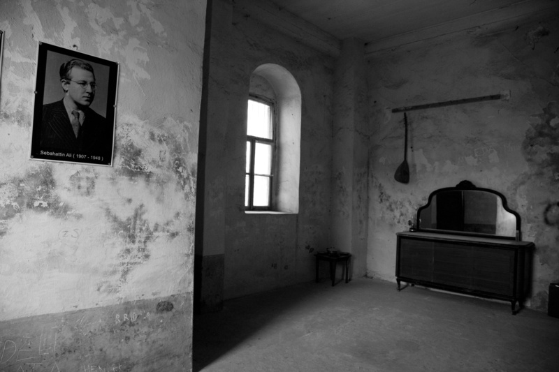cell, bed, obsolete, empty, indoors, turkey, sebahattin ali, domestic room, 4K, window, no people, abandoned, punishment, home interior, in the console