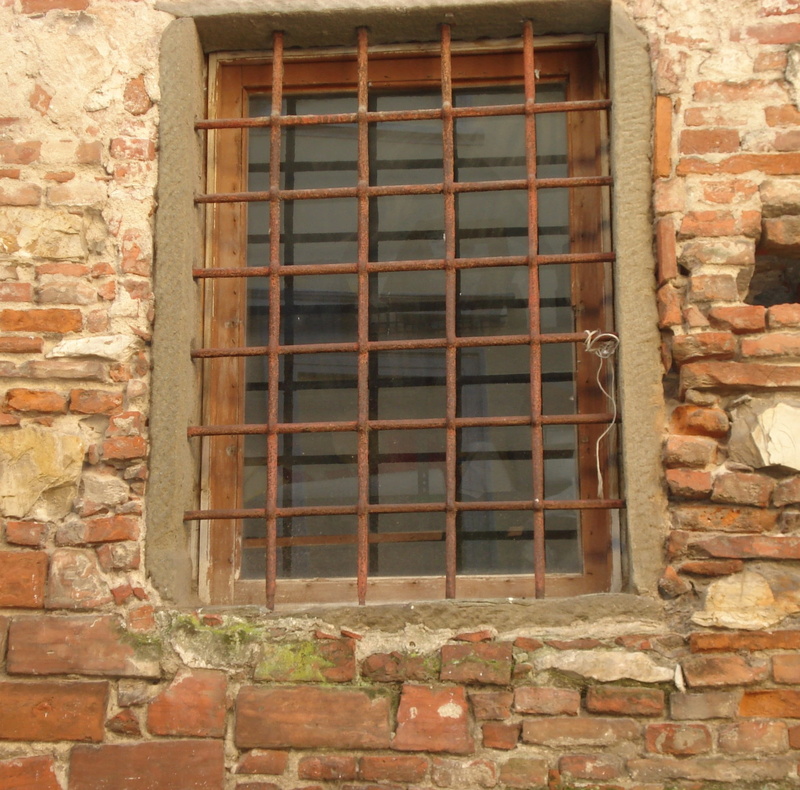 gail, house, bricks, 1080P, grid, weathered, window frame, building Exterior, metal, brick wall, protection, security bar, building, outdoors, wall, grate