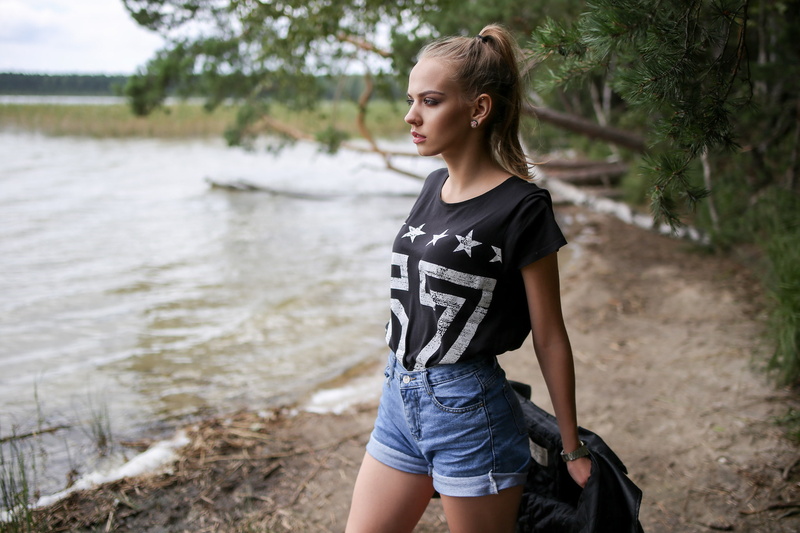 ponytail, jean shorts, profile, shore, women, black shirt, Andrey Zhukov, leather jackets, 1080P, blonde, Nastya Afanasieva, looking into the distance