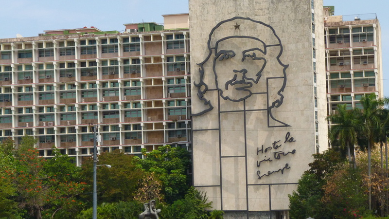 outdoors, creativity, havana, human representation, art and craft, 4K, nature, craft, cuba, building, male likeness, che guevara, building exterior, architecture