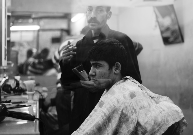 focus on foreground, people, lifestyles, indoors, men, reflection, barber, monochrome, barbershop, young adult, barber shop, incidental people, man, shop