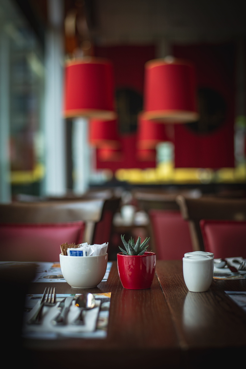 still life, bowl, tea cup, tea, no people, restaurant, wood, selective focus, wood - material, business, mug, 5K, decoration, glass, hot drink, freshness