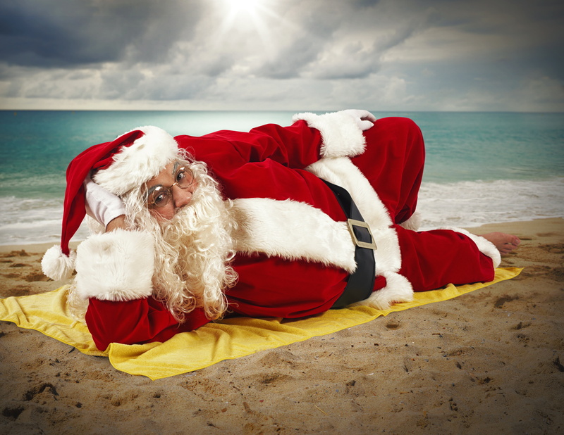 new year, clouds, 5K, water, santa, the sun, on the sand, hat, cloud - sky, sand, clothing, santa hat, sea, lies, red, costume, christmas, glasses, celebration