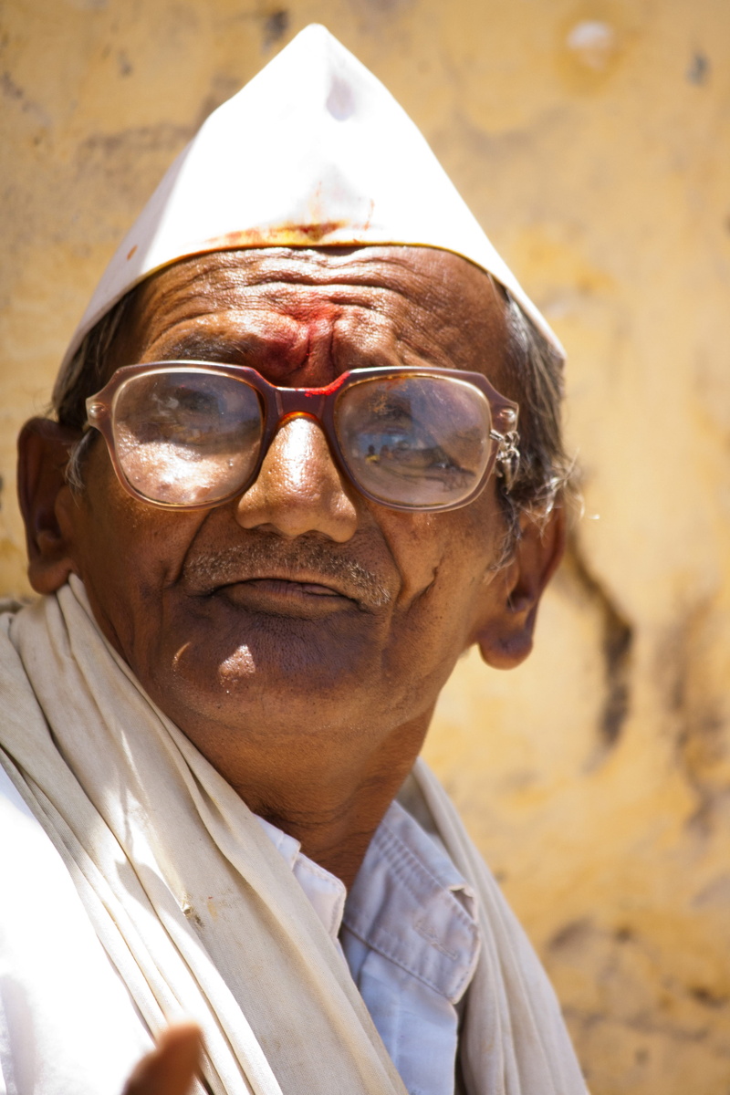 one person, man, men, lifestyles, adult, 4K, Old, people, old, portrait, outdoors, day, senior adult, Glasses, India, headshot, males, sunlight, leisure activity
