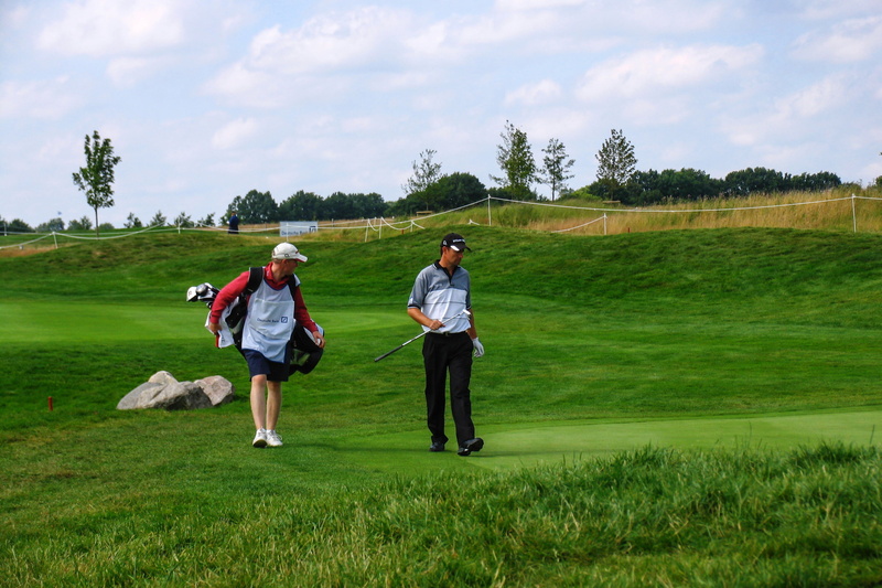 golf club, tree, leisure activity, pádraig harrington, golf, full length, golfers, two people, green, sky, green - golf course, plant, 2K, golf course