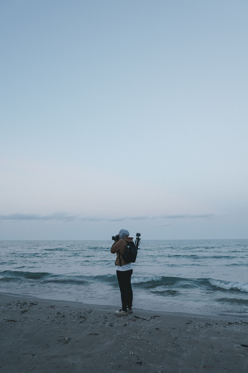 horizon over water, scenics - nature, harrington beach state park, land, sky, 5K, human, full length, united states, sea, clear sky, great lake, standing