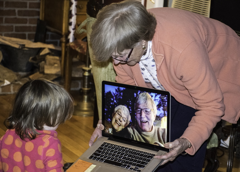 grandparent, wireless technology, video, group of people, girls, multi-generation family, women, 5K, adult, grandchildren, offspring, grandchild, smiling