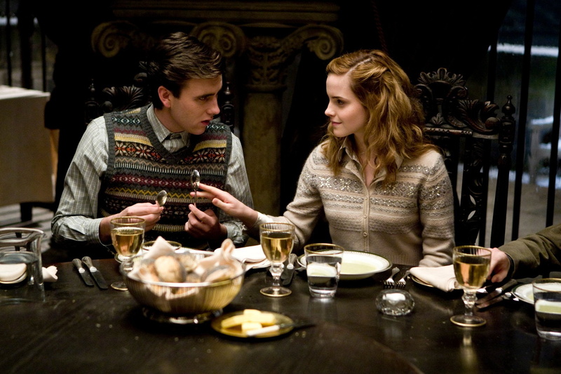 two people, refreshment, Neville Longbottom, couple - relationship, friendship, 1080P, lifestyles, glass, Hermione Granger, food and drink, young adult