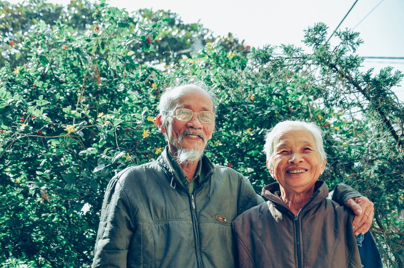 retirement, 4K, positive emotion, smiling, looking at camera, men, father, elderly, happiness, grandfather, two people, senior adult, grandmother, senior men