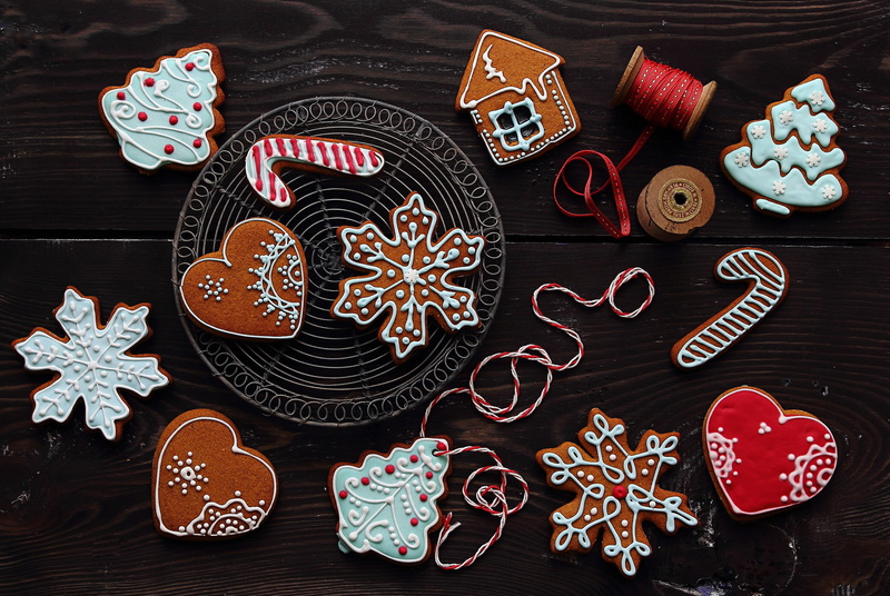 New Year, Christmas, herringbone, glaze, 1080P, snowflakes, figures, winter, house, cookies, holidays, cakes, hearts
