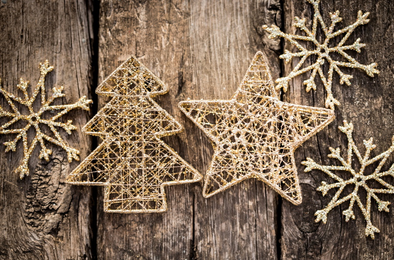 snowflakes, star Shape, gold, shape, old-fashioned, star, cold temperature, abstract, backgrounds, asterisk, shiny, no People, snow, herringbone, Christmas