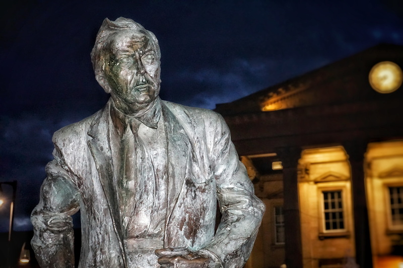 4K, Harold Wilson, sky, British, human representation, spooky, nature, Statue, adult, architecture, history, low angle view, craft, illuminated, cloud - sky