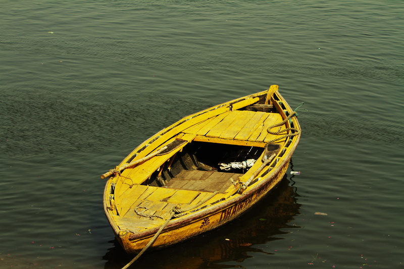 fishing boat, nautical vessel, abandoned, day, nature, transportation, mode of transportation, waterfront, no people, reflection, 5K, outdoors, rowboat