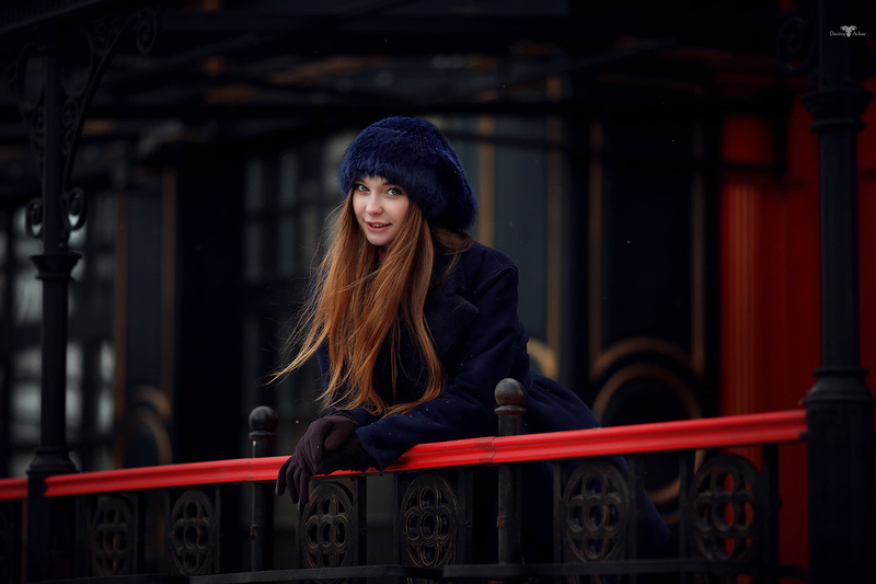 hat, warm clothing, architecture, smiling, looking at viewer, fur cap, Russia, 1080P, outdoors, gloves, real people, young women, women, clothing, green eyes