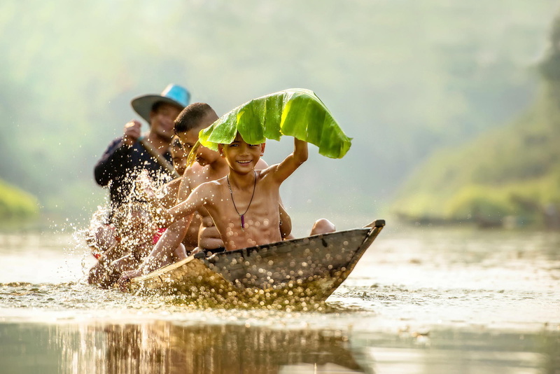 high quality, sheet, kids, river, Vietnam, 1080P, boat, children, swimming, boys, laughter, smile