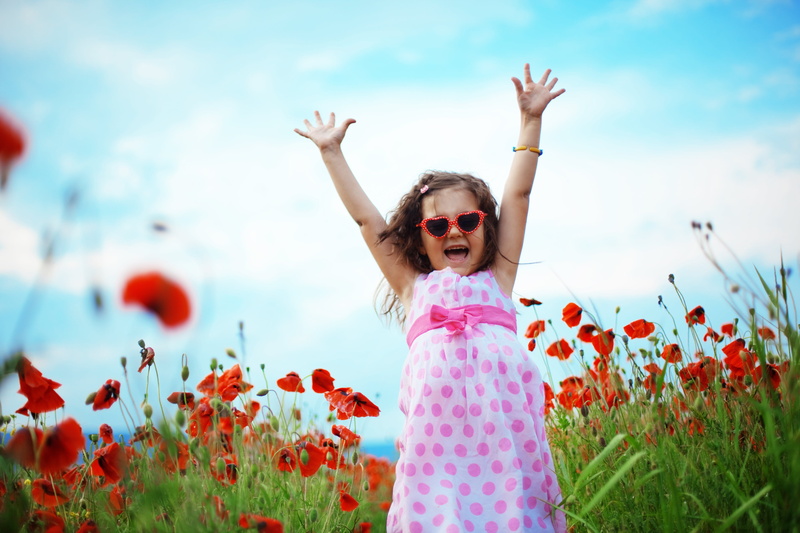 dotted, limb, women, flower, positive emotion, enjoyment, plant, beauty In Nature, beauty, sky, meadow, red, poppy, cute, human limb, portrait, girl, small