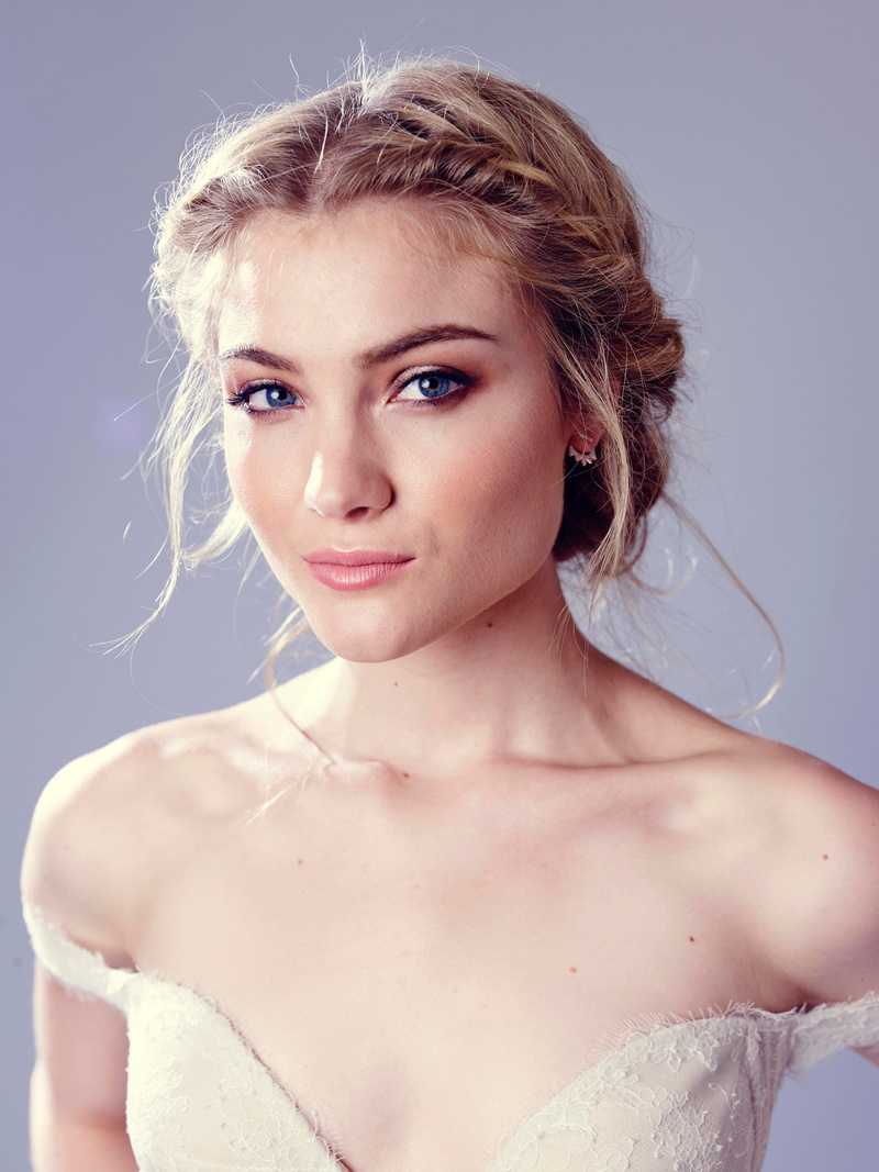 bare shoulders, actress, simple background, 4K, portrait, Skyler Samuels, white bra, women, blonde, blue eyes