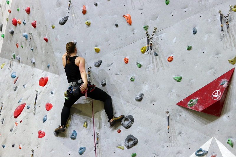 gripping, health club, extreme sports, strength, sport, lifestyles, climbing wall, one person, leisure activity, adult, 5K, climbing, obstacle, full length