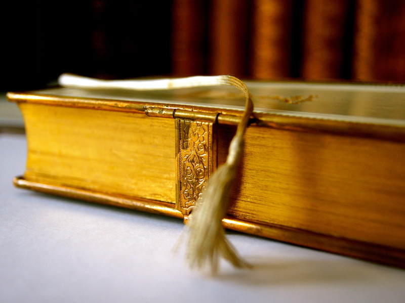 photo, education, indoors, historically, expertise, antiquarian, reading, no people, bookmark, 4K, pages, still life, business, leather, selective focus