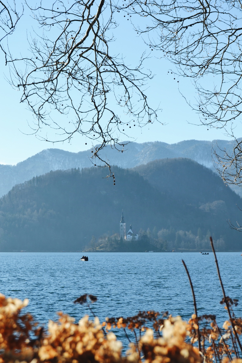 no people, mountain range, slovenia, nature, calm, vacation, relax, 4K, lake, mountain, day, bled, naturalistic, fog, beauty in nature, sailboat, adventure