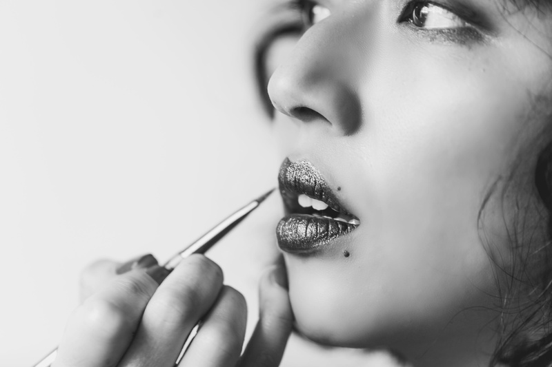 women, Makeup, young adult, young women, body care and beauty, Lipstick, shiny, Cosmetics, one person, photo, beautiful woman, luxury, beauty product, black