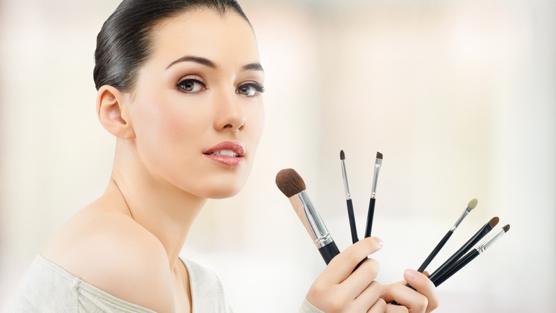 females, adult, beautiful people, holding, women, make-up, indoors, young women, preparation, applying, hair, beautiful woman, looking at camera, body care and beauty