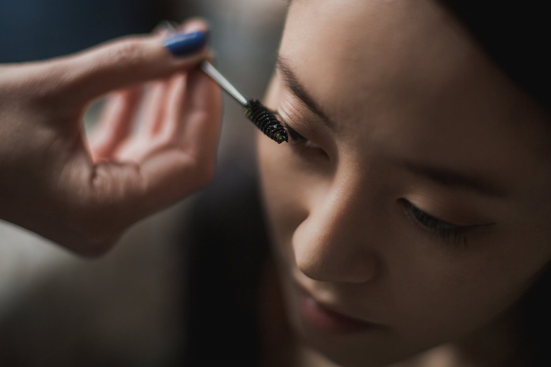 adult, holding, preparation, human body part, woman, mascara, 4K, Women, body care and beauty, young adult, Beauty, make-up, selective focus, self improvement