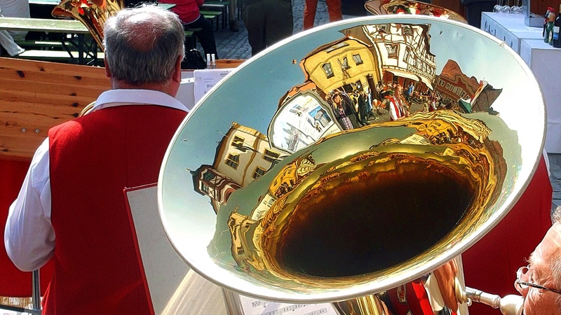 playing, tuba, rear view, 1080P, architecture, uniform, adult, brass instrument, men, brass band, parade, regional, group of people, music, communication